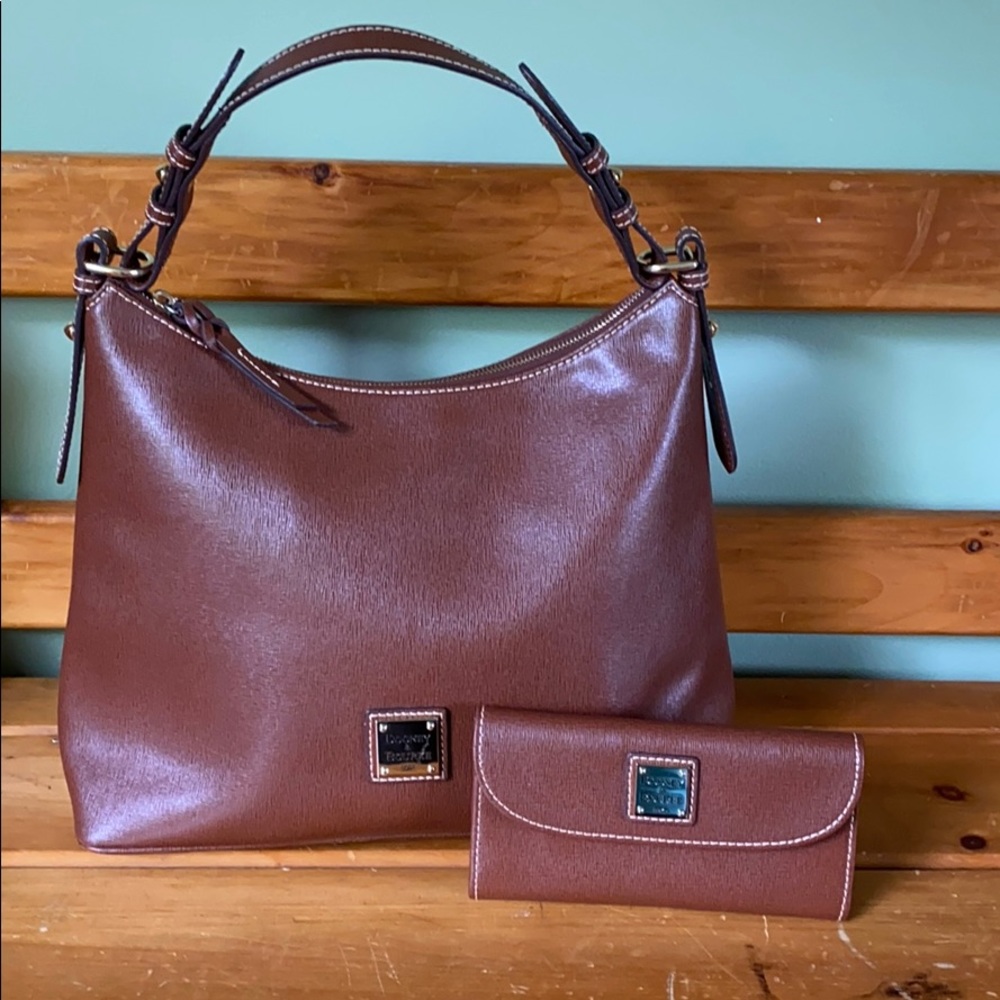 Dooney & Bourke hobo w/matching wallet